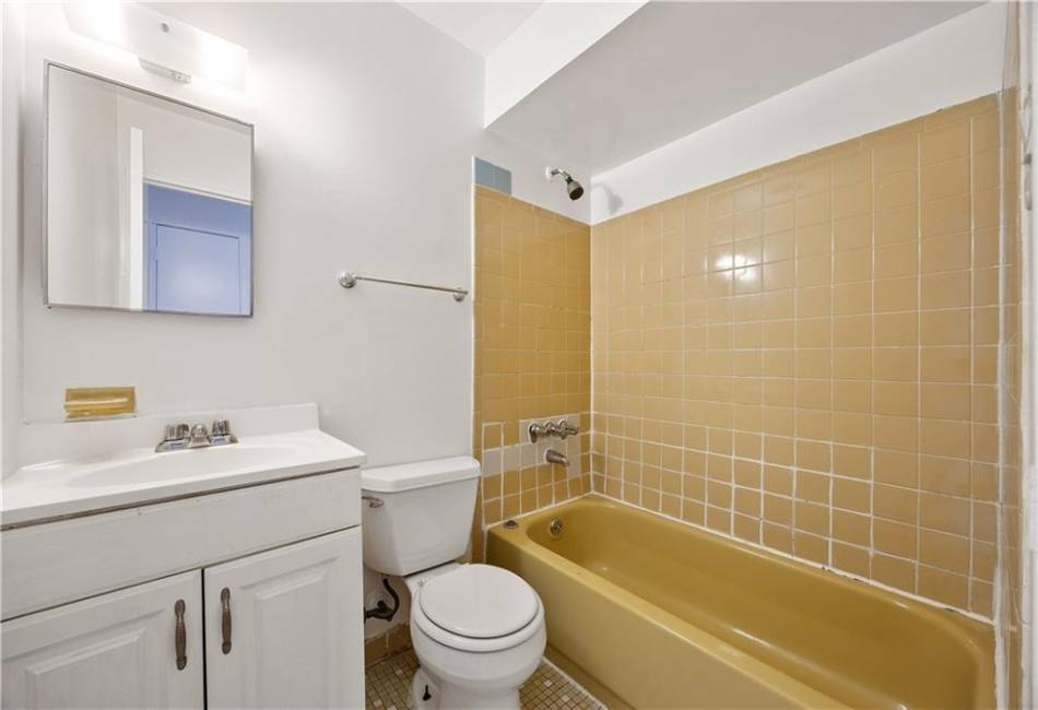 2109 Canarsie Road, Brooklyn, New York 11236, 5 Bedrooms Bedrooms, ,4 BathroomsBathrooms,Residential,For Sale,Canarsie,492366