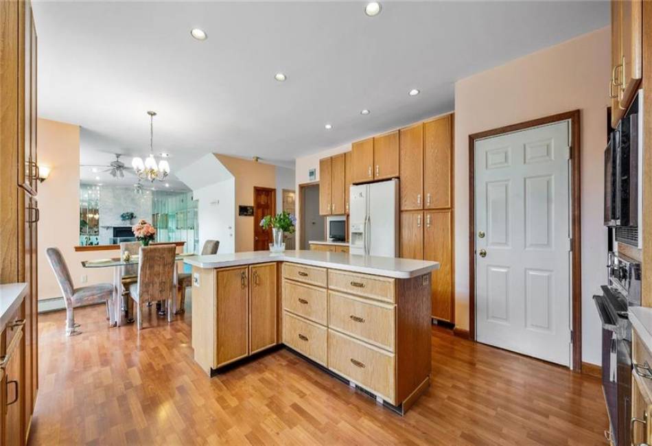 16 Nicolosi Loop, Staten Island, New York 10312, 5 Bedrooms Bedrooms, ,5 BathroomsBathrooms,Residential,For Sale,Nicolosi,492427