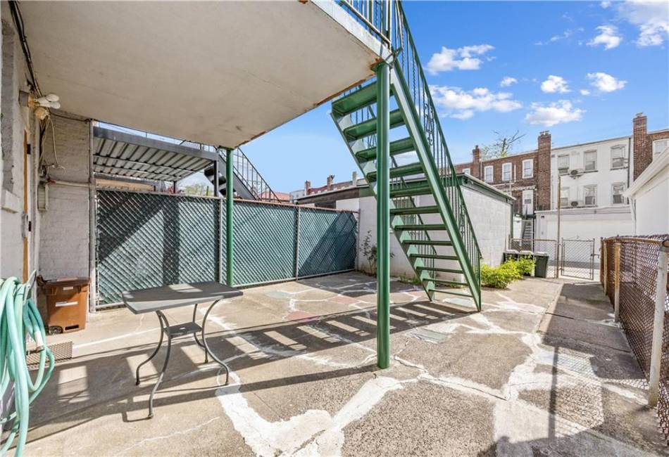 1933 East 28th Street, Brooklyn, New York 11229, 3 Bedrooms Bedrooms, ,2 BathroomsBathrooms,Residential,For Sale,East 28th,492429