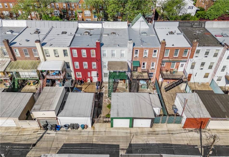 1933 East 28th Street, Brooklyn, New York 11229, 3 Bedrooms Bedrooms, ,2 BathroomsBathrooms,Residential,For Sale,East 28th,492429