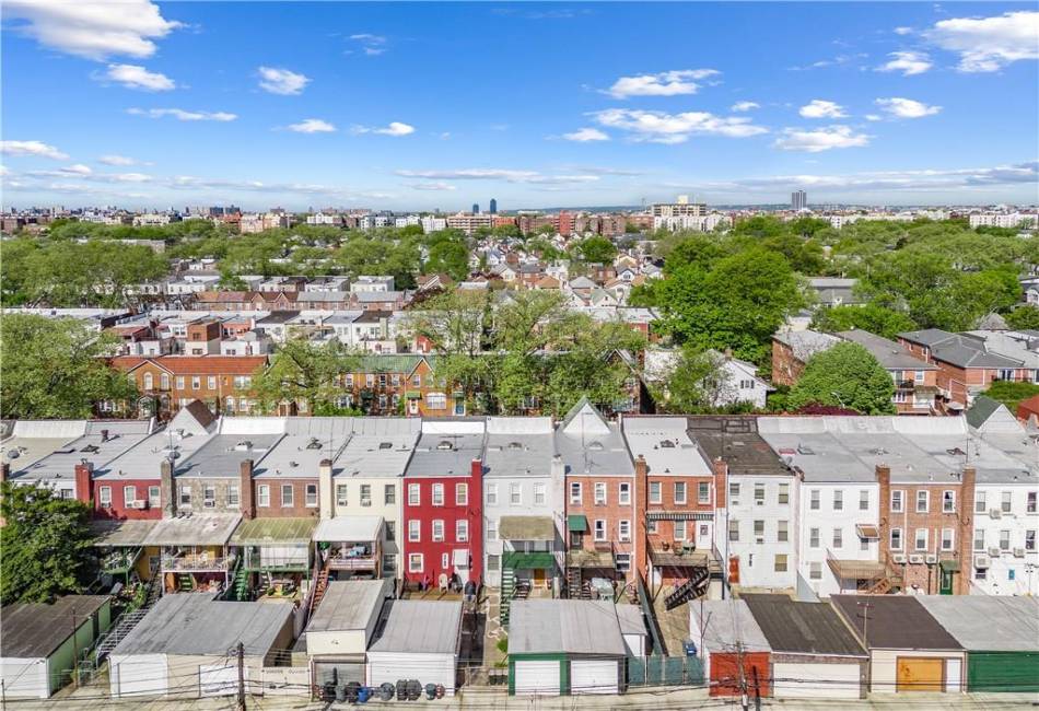 1933 East 28th Street, Brooklyn, New York 11229, 3 Bedrooms Bedrooms, ,2 BathroomsBathrooms,Residential,For Sale,East 28th,492429