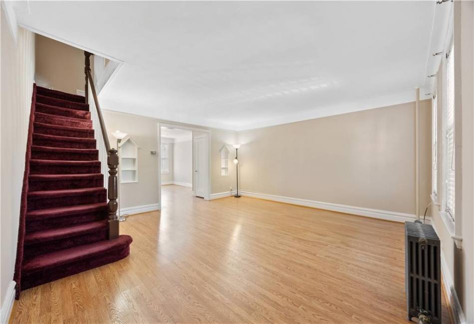 1933 East 28th Street, Brooklyn, New York 11229, 3 Bedrooms Bedrooms, ,2 BathroomsBathrooms,Residential,For Sale,East 28th,492429