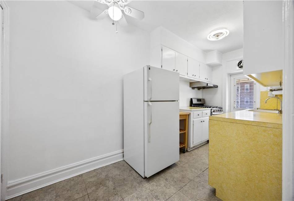 1933 East 28th Street, Brooklyn, New York 11229, 3 Bedrooms Bedrooms, ,2 BathroomsBathrooms,Residential,For Sale,East 28th,492429