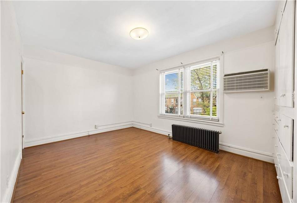 1933 East 28th Street, Brooklyn, New York 11229, 3 Bedrooms Bedrooms, ,2 BathroomsBathrooms,Residential,For Sale,East 28th,492429