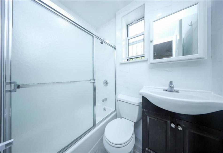 187 Avenue O, Brooklyn, New York 11204, 3 Bedrooms Bedrooms, ,2 BathroomsBathrooms,Residential,For Sale,Avenue O,492438