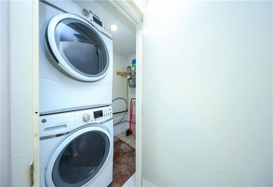 187 Avenue O, Brooklyn, New York 11204, 3 Bedrooms Bedrooms, ,2 BathroomsBathrooms,Residential,For Sale,Avenue O,492438