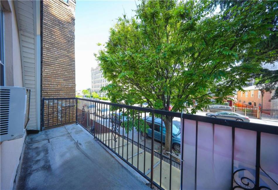 187 Avenue O, Brooklyn, New York 11204, 3 Bedrooms Bedrooms, ,2 BathroomsBathrooms,Residential,For Sale,Avenue O,492438