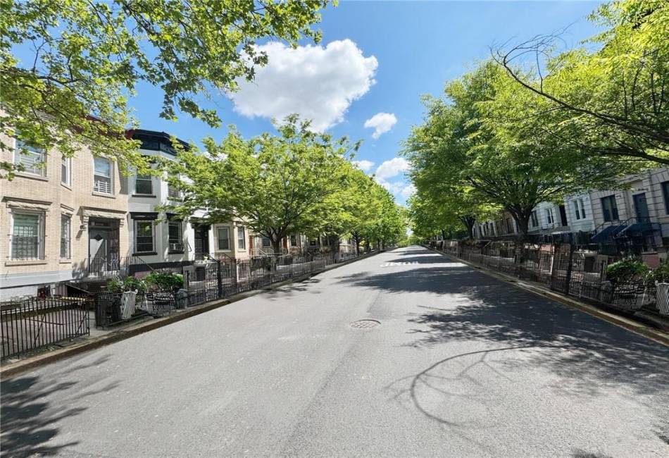 1298 Sterling Place, Brooklyn, New York 11213, ,6 BathroomsBathrooms,Residential,For Sale,Sterling,492381