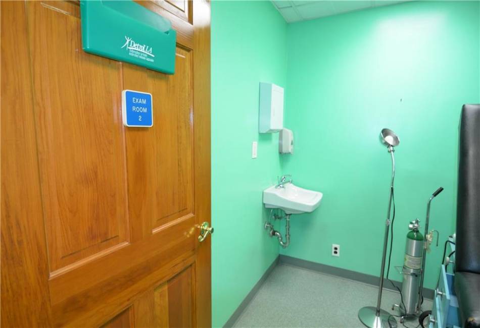 9522 Flatlands Avenue, Brooklyn, New York 11236, ,Mixed Use,For Sale,Flatlands,492440