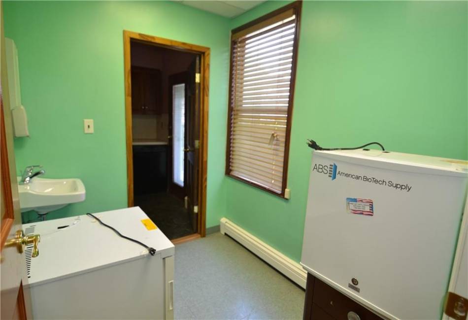 9522 Flatlands Avenue, Brooklyn, New York 11236, ,Mixed Use,For Sale,Flatlands,492440