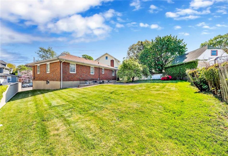 328 Stanley Avenue, Staten Island, New York 10301, 3 Bedrooms Bedrooms, ,2 BathroomsBathrooms,Residential,For Sale,Stanley,492445