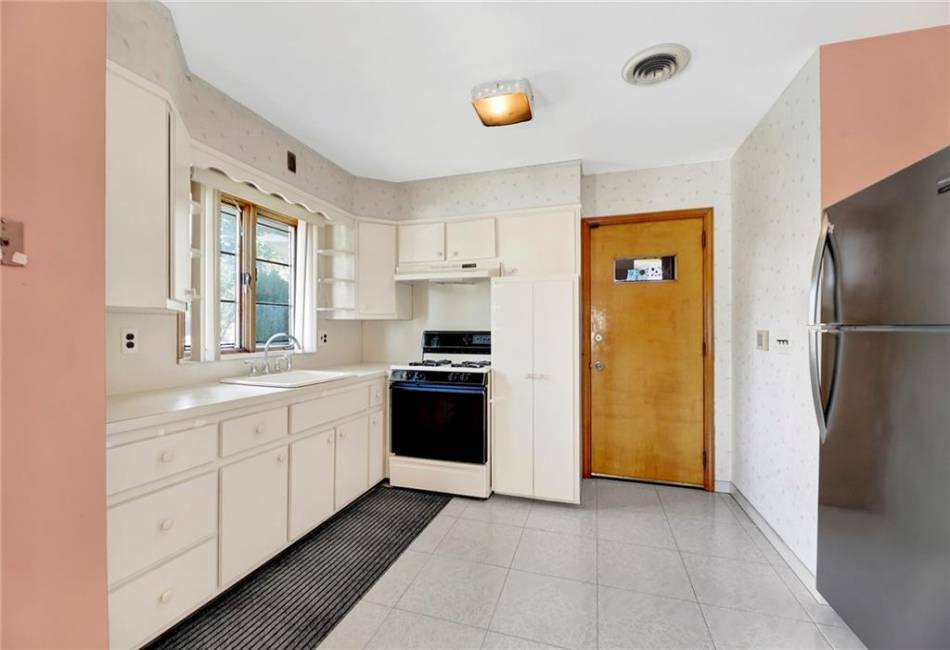 328 Stanley Avenue, Staten Island, New York 10301, 3 Bedrooms Bedrooms, ,2 BathroomsBathrooms,Residential,For Sale,Stanley,492445