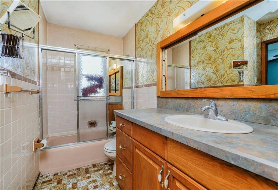 134 Greaves Avenue, Staten Island, New York 10305, 4 Bedrooms Bedrooms, ,2 BathroomsBathrooms,Residential,For Sale,Greaves,492451
