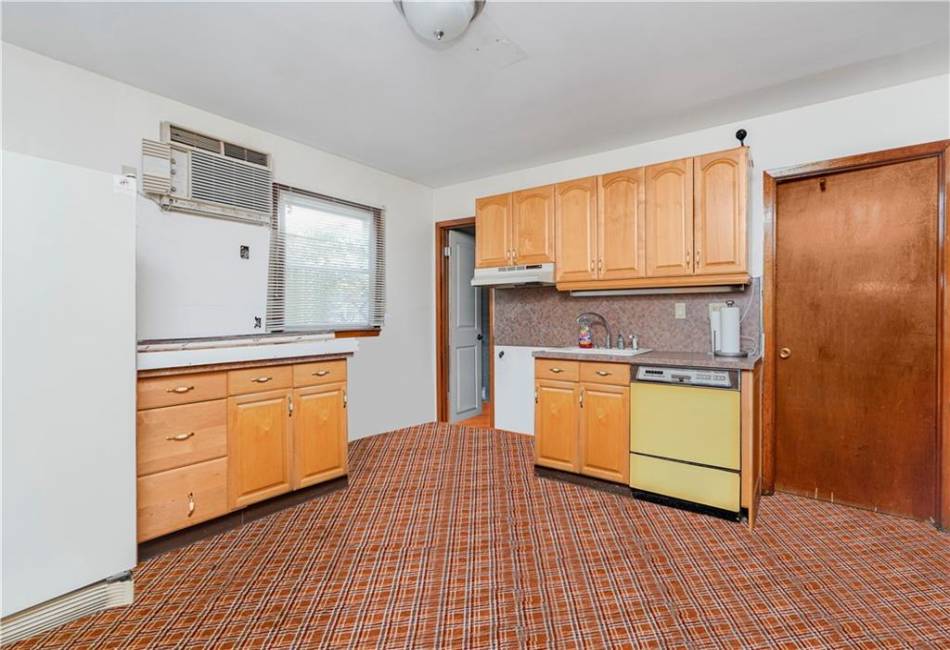 134 Greaves Avenue, Staten Island, New York 10305, 4 Bedrooms Bedrooms, ,2 BathroomsBathrooms,Residential,For Sale,Greaves,492451