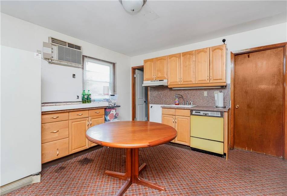 134 Greaves Avenue, Staten Island, New York 10305, 4 Bedrooms Bedrooms, ,2 BathroomsBathrooms,Residential,For Sale,Greaves,492451