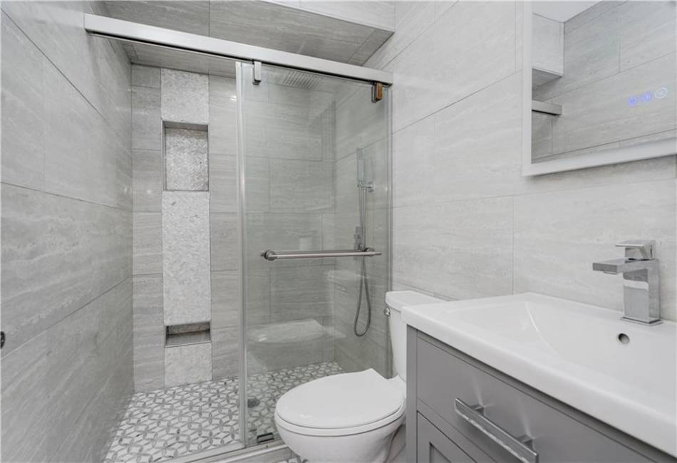 134 Greaves Avenue, Staten Island, New York 10305, 4 Bedrooms Bedrooms, ,2 BathroomsBathrooms,Residential,For Sale,Greaves,492451