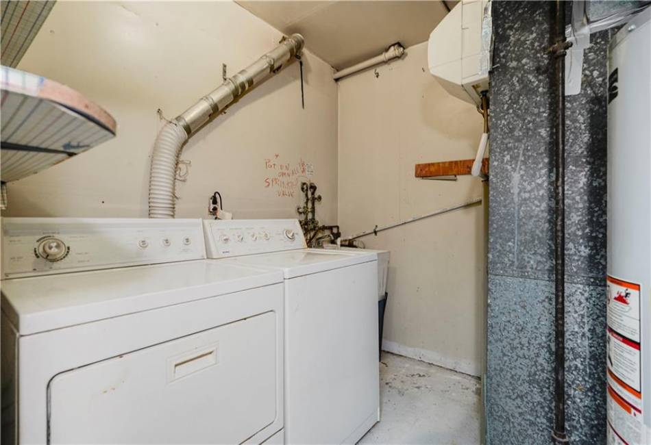 134 Greaves Avenue, Staten Island, New York 10305, 4 Bedrooms Bedrooms, ,2 BathroomsBathrooms,Residential,For Sale,Greaves,492451