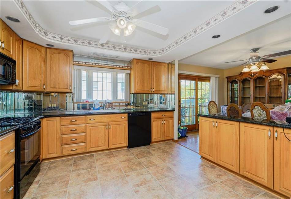 134 Greaves Avenue, Staten Island, New York 10305, 4 Bedrooms Bedrooms, ,2 BathroomsBathrooms,Residential,For Sale,Greaves,492451