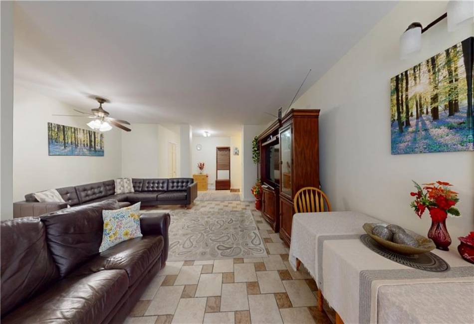 97-40 62nd Drive, Rego Park, New York 11374, 2 Bedrooms Bedrooms, ,1 BathroomBathrooms,Residential,For Sale,62nd,492453