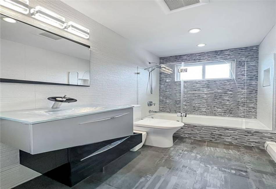 166 Pinewood Avenue, Staten Island, New York 10306, 4 Bedrooms Bedrooms, ,4 BathroomsBathrooms,Residential,For Sale,Pinewood,492458