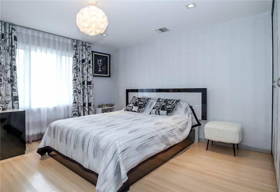 166 Pinewood Avenue, Staten Island, New York 10306, 4 Bedrooms Bedrooms, ,4 BathroomsBathrooms,Residential,For Sale,Pinewood,492458