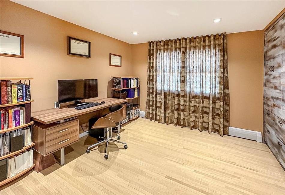 166 Pinewood Avenue, Staten Island, New York 10306, 4 Bedrooms Bedrooms, ,4 BathroomsBathrooms,Residential,For Sale,Pinewood,492458