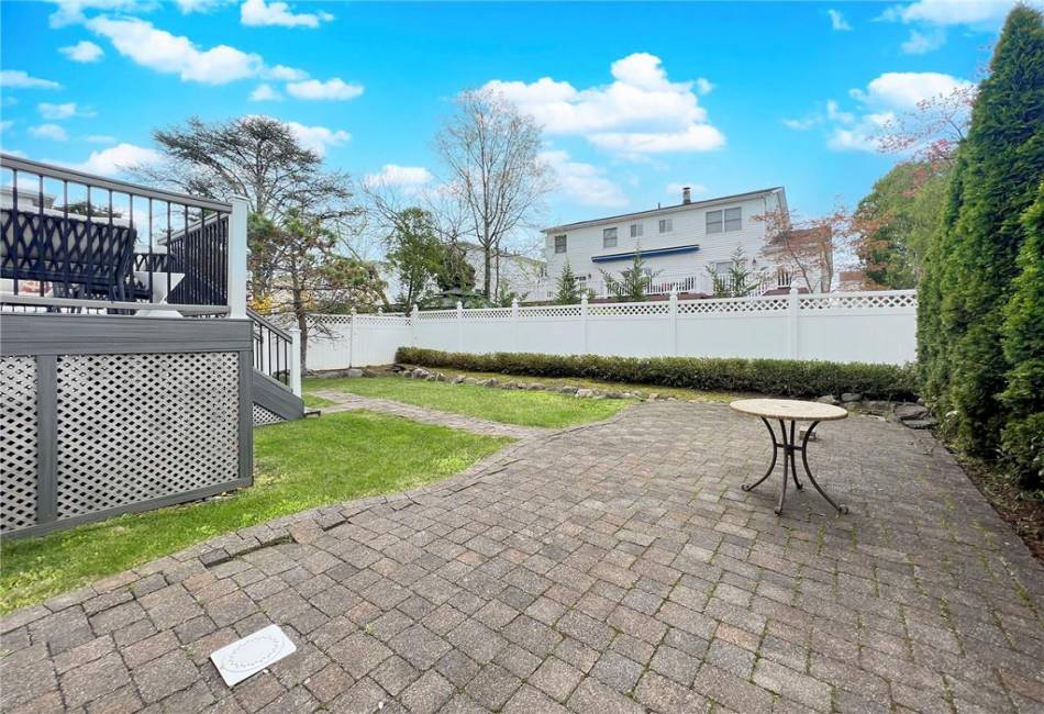 166 Pinewood Avenue, Staten Island, New York 10306, 4 Bedrooms Bedrooms, ,4 BathroomsBathrooms,Residential,For Sale,Pinewood,492458