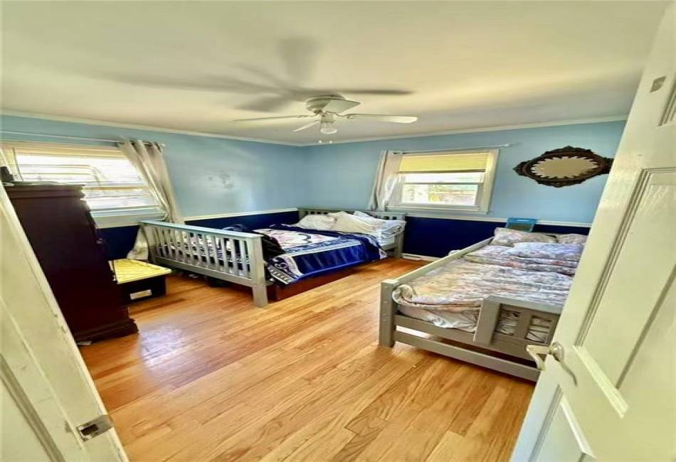 282 Locust Avenue, Staten Island, New York 10306, ,3 BathroomsBathrooms,Residential,For Sale,Locust,492462