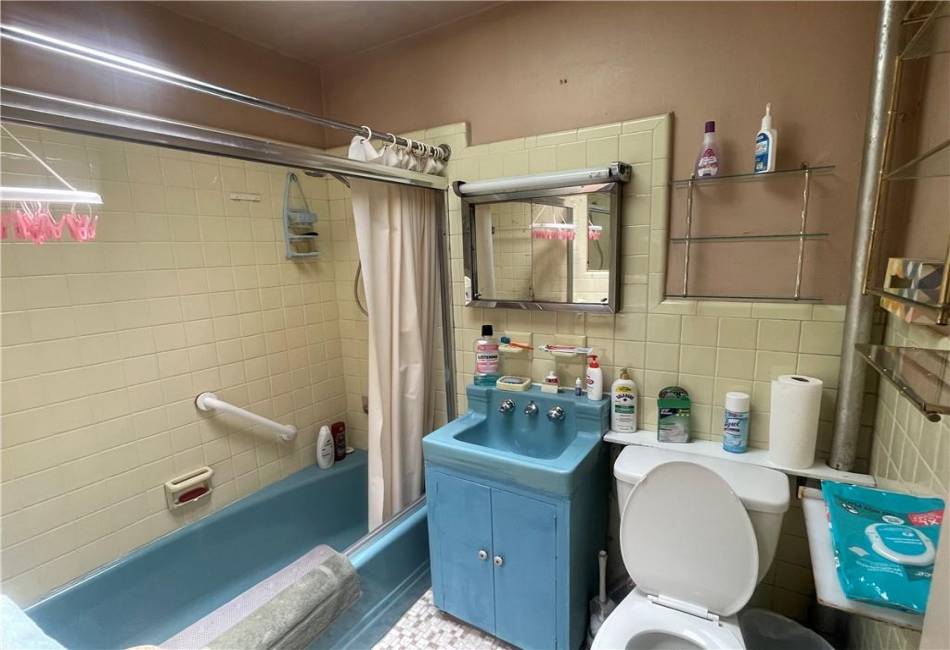 163 29th Street, Brooklyn, New York 11226, 4 Bedrooms Bedrooms, ,3 BathroomsBathrooms,Residential,For Sale,29th,492470