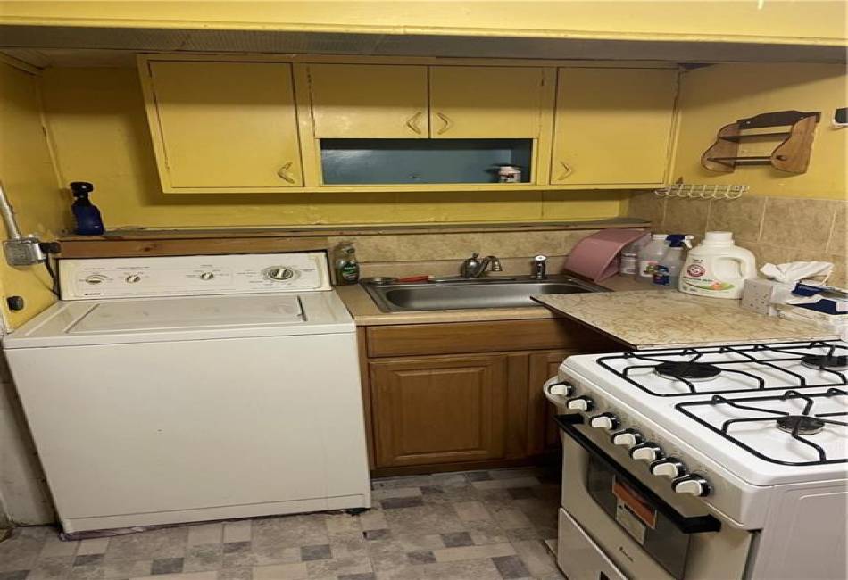 163 29th Street, Brooklyn, New York 11226, 4 Bedrooms Bedrooms, ,3 BathroomsBathrooms,Residential,For Sale,29th,492470
