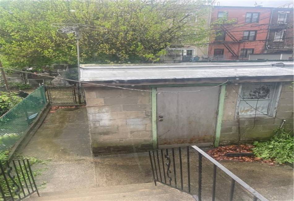 163 29th Street, Brooklyn, New York 11226, 4 Bedrooms Bedrooms, ,3 BathroomsBathrooms,Residential,For Sale,29th,492470