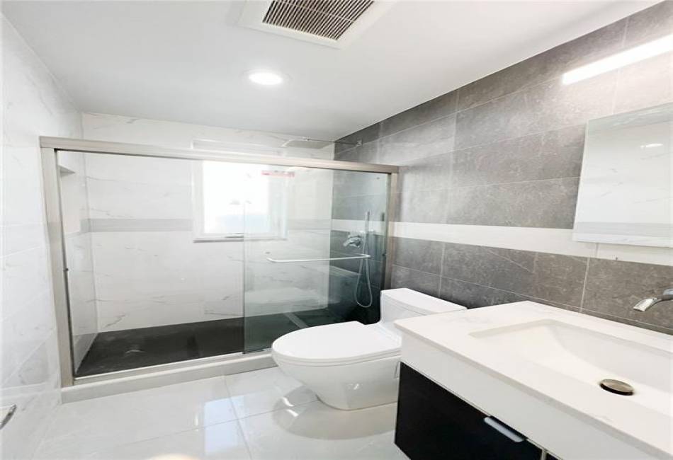 2353 124th Street, Queens, New York 11356, 2 Bedrooms Bedrooms, ,2 BathroomsBathrooms,Rental,For Sale,124th,492474