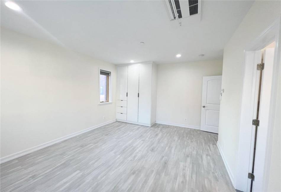 2353 124th Street, Queens, New York 11356, 2 Bedrooms Bedrooms, ,2 BathroomsBathrooms,Rental,For Sale,124th,492474