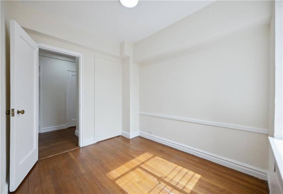 100 Riverside Drive, New York, New York 10024, 3 Bedrooms Bedrooms, ,2 BathroomsBathrooms,Residential,For Sale,Riverside,492475