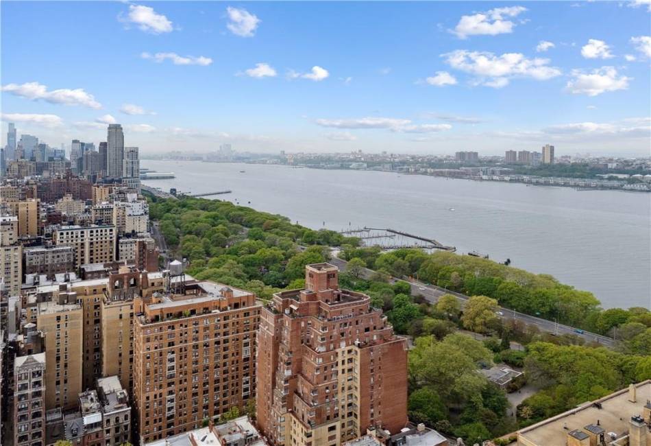 100 Riverside Drive, New York, New York 10024, 3 Bedrooms Bedrooms, ,2 BathroomsBathrooms,Residential,For Sale,Riverside,492475