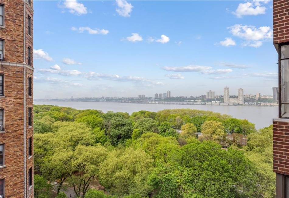 100 Riverside Drive, New York, New York 10024, 3 Bedrooms Bedrooms, ,2 BathroomsBathrooms,Residential,For Sale,Riverside,492475