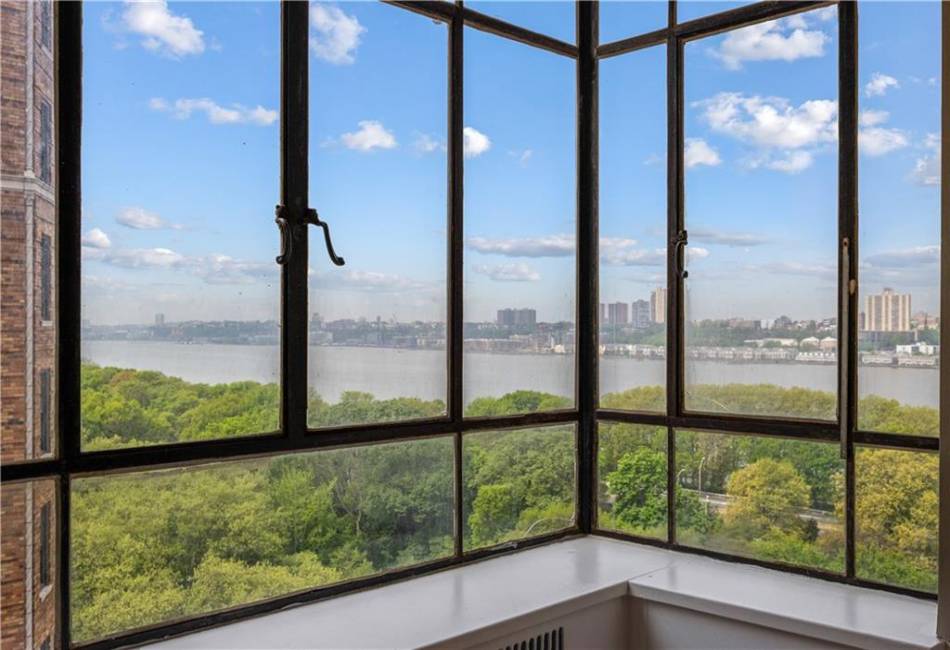100 Riverside Drive, New York, New York 10024, 3 Bedrooms Bedrooms, ,2 BathroomsBathrooms,Residential,For Sale,Riverside,492475