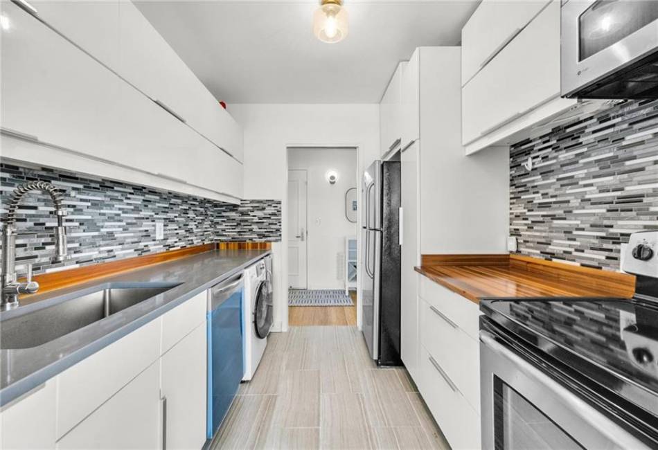136 Beach 117th Street, Rockaway Park, New York 11694, 2 Bedrooms Bedrooms, ,2 BathroomsBathrooms,Residential,For Sale,Beach 117th,492431