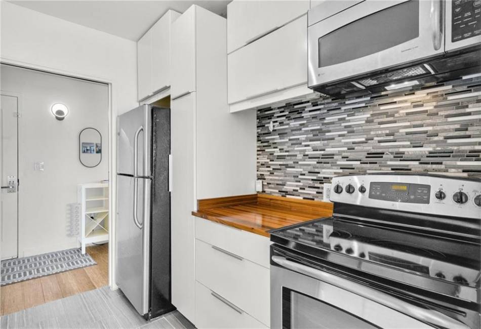 136 Beach 117th Street, Rockaway Park, New York 11694, 2 Bedrooms Bedrooms, ,2 BathroomsBathrooms,Residential,For Sale,Beach 117th,492431