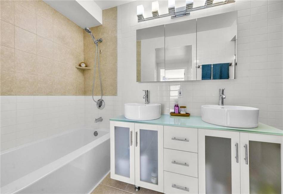 136 Beach 117th Street, Rockaway Park, New York 11694, 2 Bedrooms Bedrooms, ,2 BathroomsBathrooms,Residential,For Sale,Beach 117th,492431