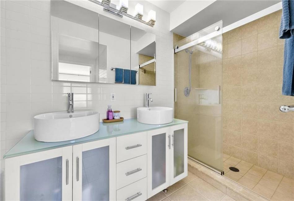 136 Beach 117th Street, Rockaway Park, New York 11694, 2 Bedrooms Bedrooms, ,2 BathroomsBathrooms,Residential,For Sale,Beach 117th,492431
