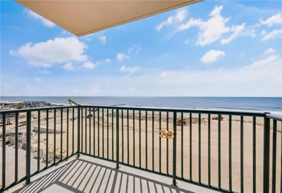 136 Beach 117th Street, Rockaway Park, New York 11694, 2 Bedrooms Bedrooms, ,2 BathroomsBathrooms,Residential,For Sale,Beach 117th,492431