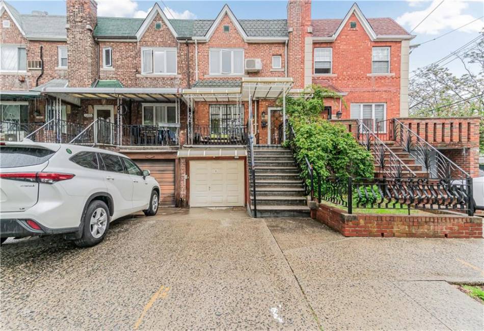 2267 8th Street, Brooklyn, New York 11223, 4 Bedrooms Bedrooms, ,3 BathroomsBathrooms,Residential,For Sale,8th,492443