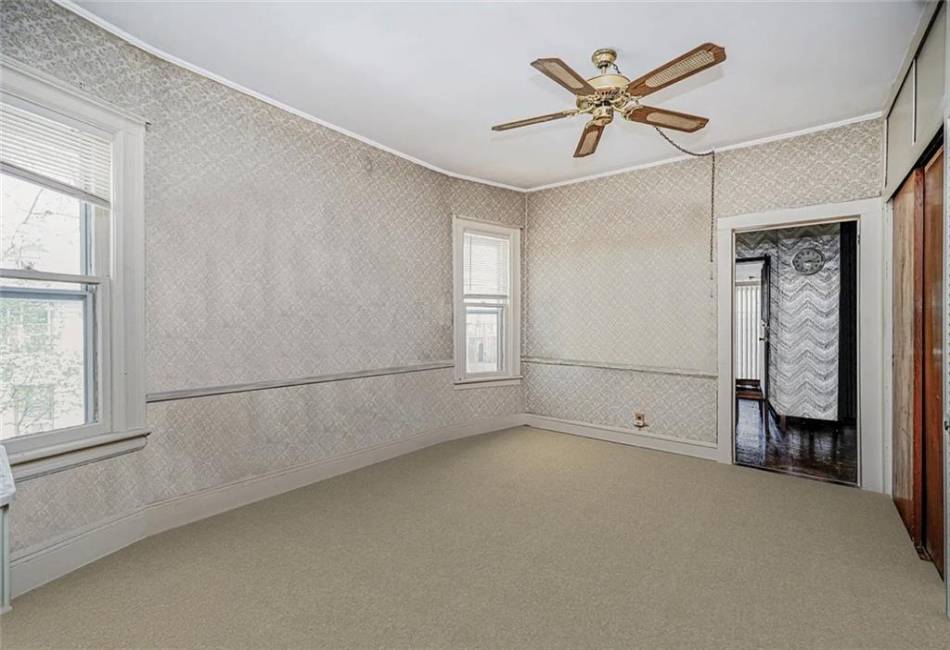 222 Albemarle Road, Brooklyn, New York 11218, 6 Bedrooms Bedrooms, ,Residential,For Sale,Albemarle,492446