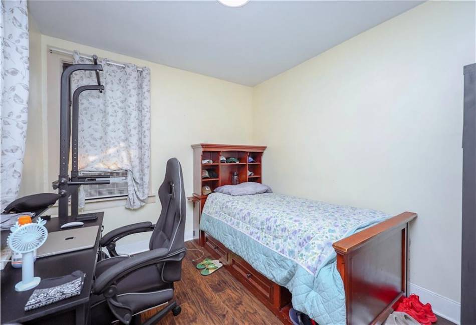 94 Wyona Street, Brooklyn, New York 11207, 5 Bedrooms Bedrooms, ,3 BathroomsBathrooms,Residential,For Sale,Wyona,492455