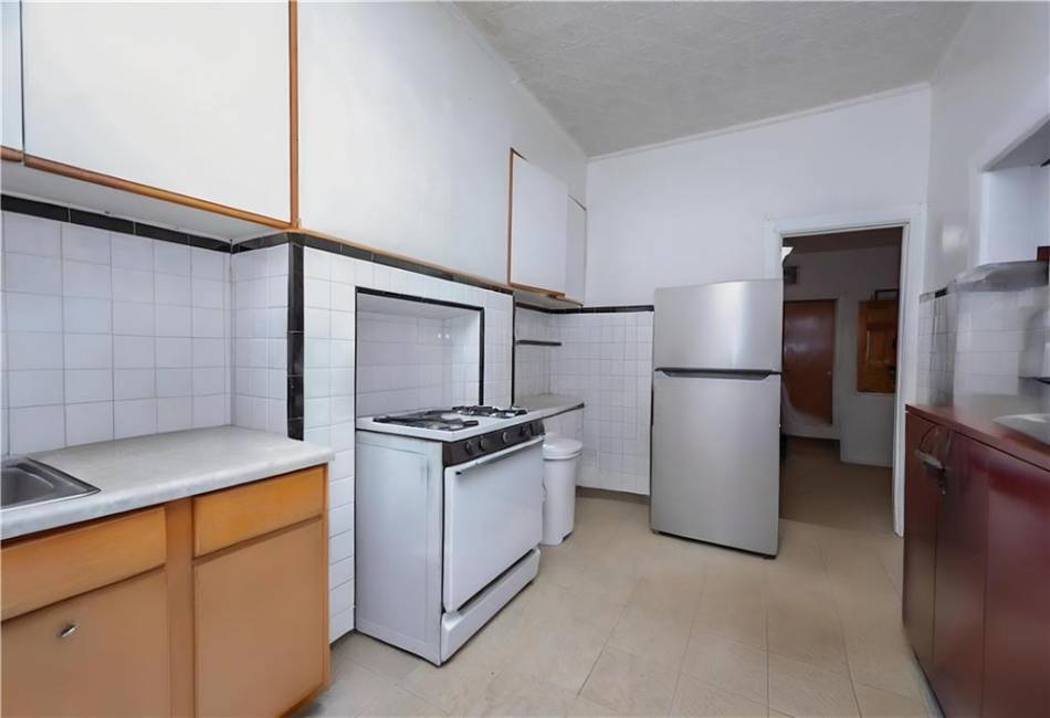 94 Wyona Street, Brooklyn, New York 11207, 5 Bedrooms Bedrooms, ,3 BathroomsBathrooms,Residential,For Sale,Wyona,492455