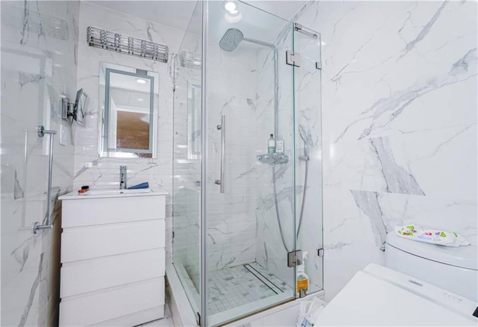 8 Rockville Avenue, Staten Island, New York 10314, 6 Bedrooms Bedrooms, ,4 BathroomsBathrooms,Residential,For Sale,Rockville,492479