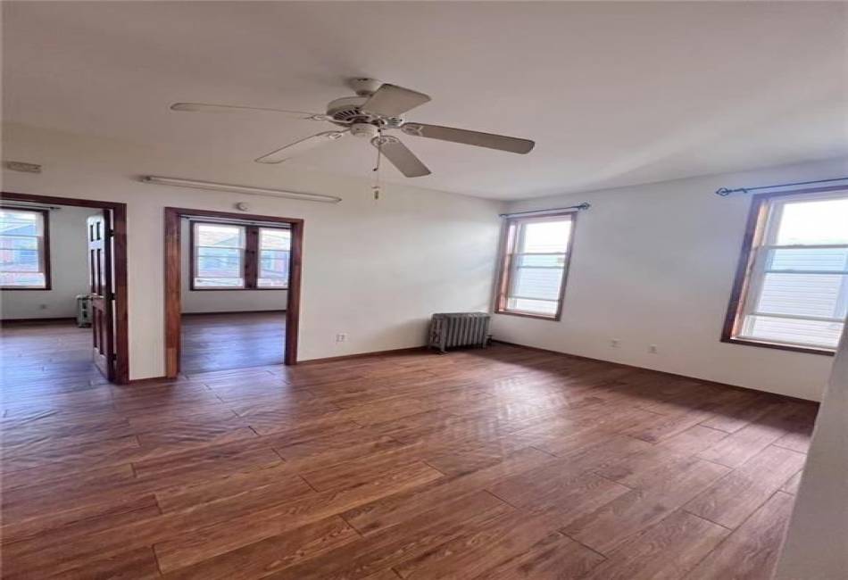 20 Brighton 4th Street, Brooklyn, New York 11235, 8 Bedrooms Bedrooms, ,4 BathroomsBathrooms,Residential,For Sale,Brighton 4th,492483