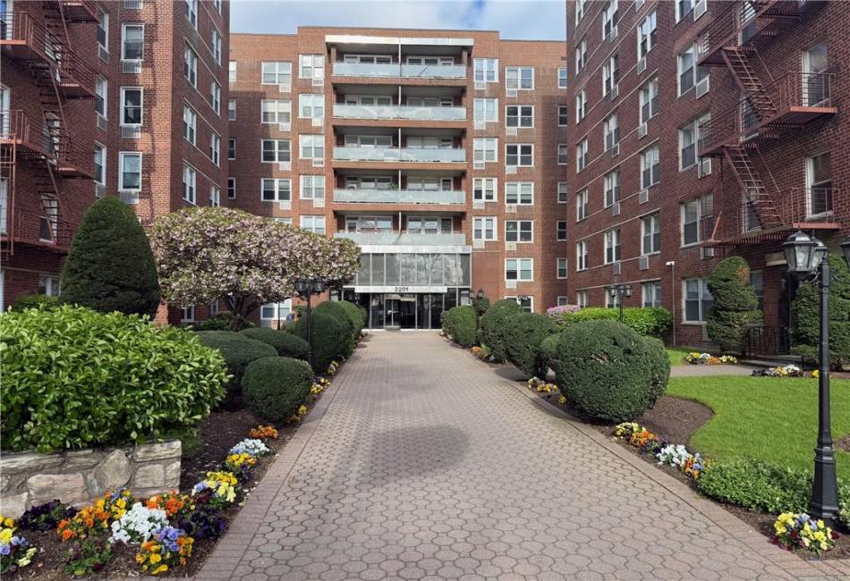 9201 Shore Road, Brooklyn, New York 11209, 1 Bedroom Bedrooms, ,1 BathroomBathrooms,Residential,For Sale,Shore,492487