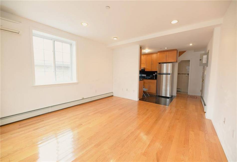 69 Bay 20th Street, Brooklyn, New York 11214, 2 Bedrooms Bedrooms, ,2 BathroomsBathrooms,Residential,For Sale,Bay 20th,492482